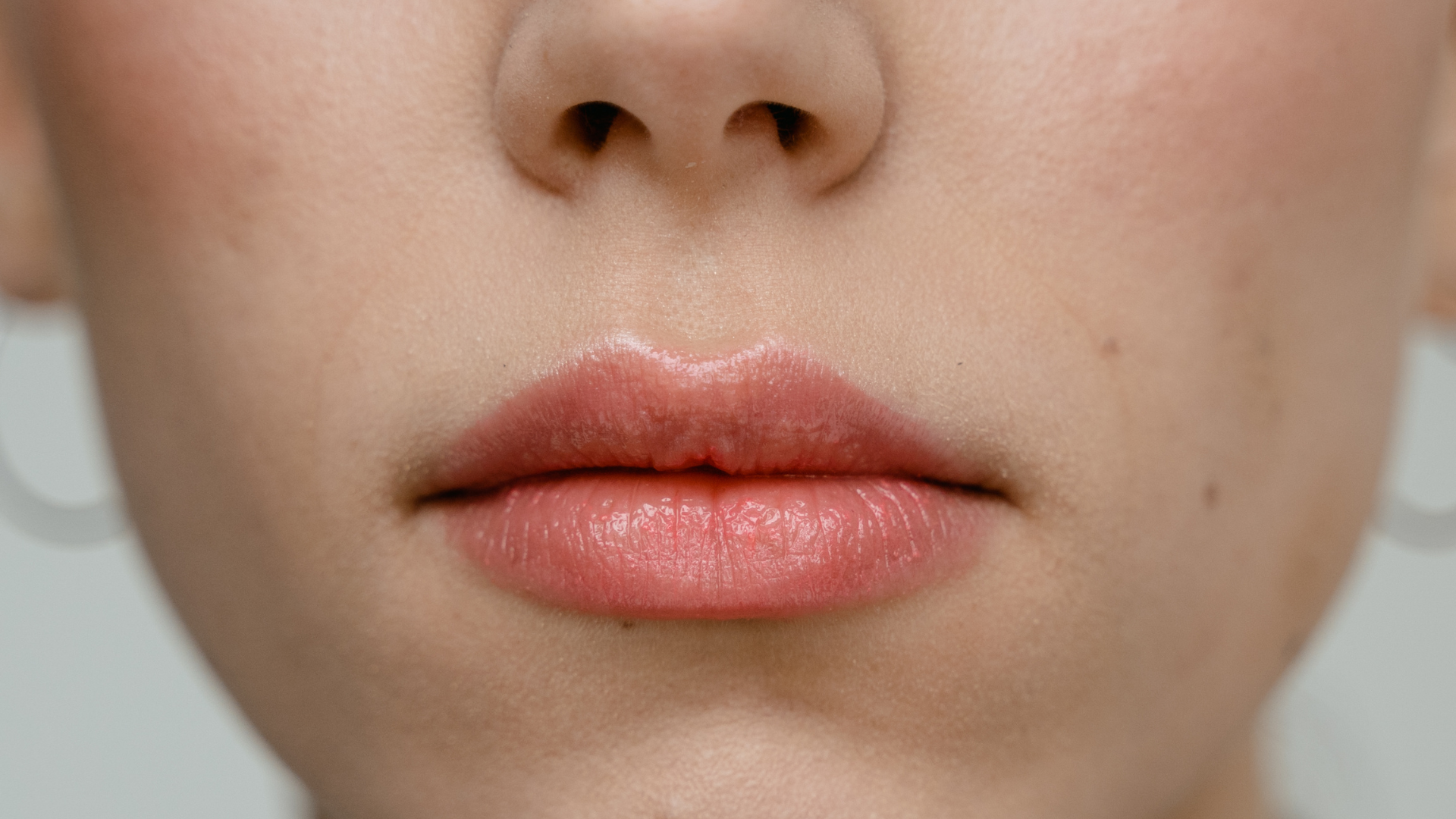 bas du visage asymétrie, image de canva